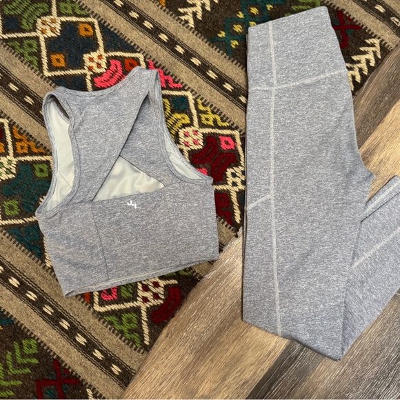 Matching Workout Set Sz S EUC High Rise & Cutout Back Heather Grey - Picture 6 of 8